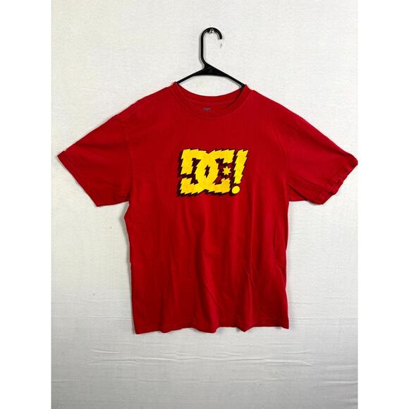 DC T-Shirt Mens XL Red Graphic Print Skate Short Sleeve Crew Neck Pullover - Picture 1 of 8